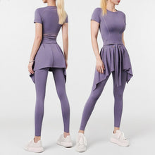 Lataa kuva Galleria-katseluun, Women's Sustainable Yoga Set - 2-Piece Activewear with Skirt Overlay | Eco-Friendly Fitness Wear