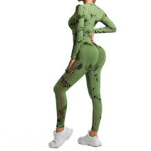 Load image into Gallery viewer, Green is a more vibrant color
